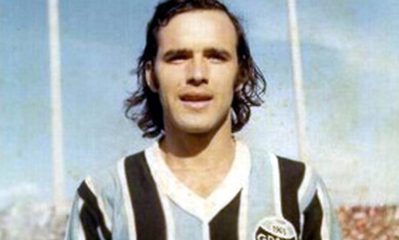Valdir Espinosa com a camisa do Grêmio