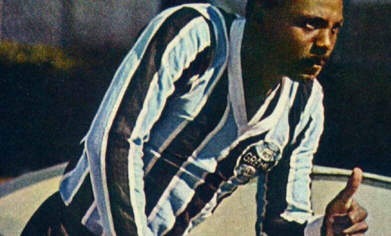 Everaldo Marques da Silva com a camisa do Grêmio