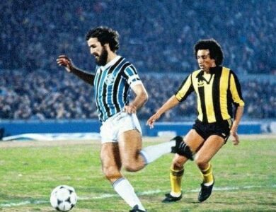 Hugo de León jogando pelo Grêmio