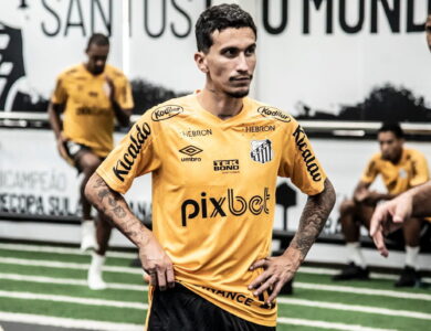 Dodi em treino pelo Santos