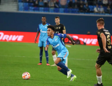 Du Queiroz em campo pelo Zenit, da Rússia