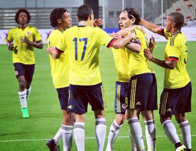 Falcão Garcia em comemoração com a Seleção da Colombia