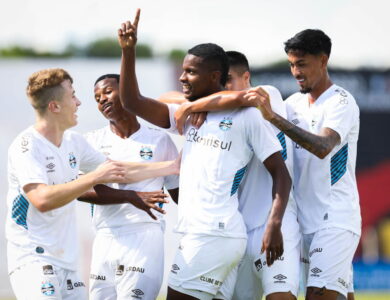 Jogadores do Grêmio em comemoração na Copinha