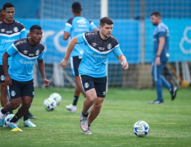 Kannemann em treino do Grêmio