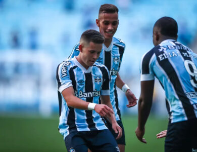 Pedro Lucas em comemoração pelo Grêmio