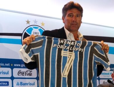 Renato Gaúcho com a camisa 7 do Grêmio