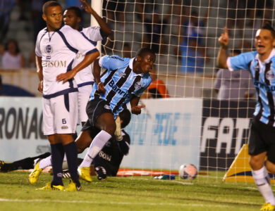 Yuri Mamute em jogo pelo Grêmio