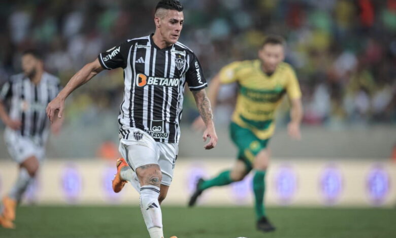 Pávon em jogo pelo Atlético