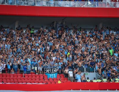 Torcedores do Grêmio durante o Gre-Nal 441