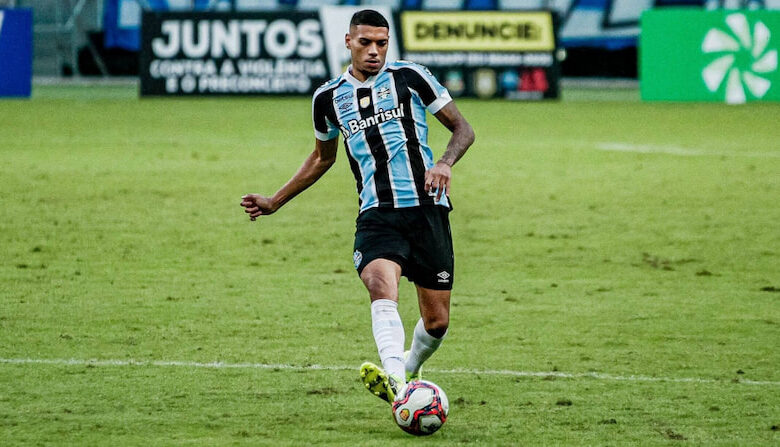 Ruan Tressoldi pelo Grêmio