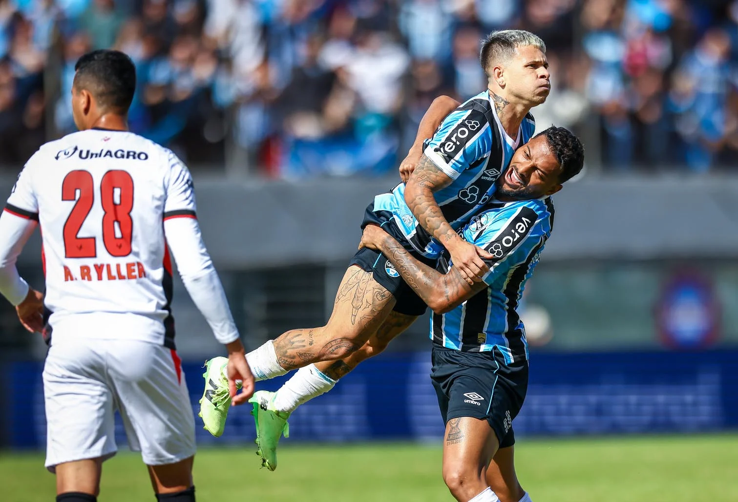 Vitória x Grêmio: como assistir ao vivo o jogo do Brasileirão 2024?